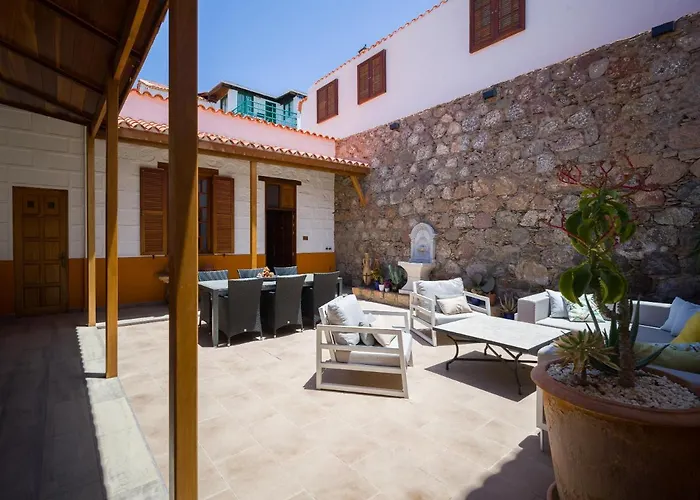 Beautiful Beach House In Traditional Canarian Style